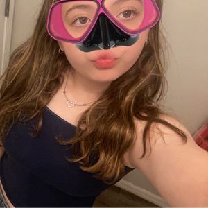 Meet your Posher, Ava